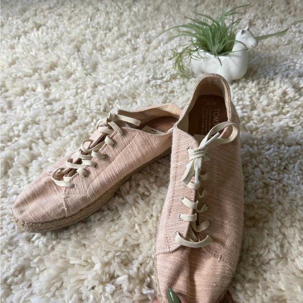 NWT Toms Blush Pink Rose super cute spring womens  Espadrille Lace-Up Sneakers